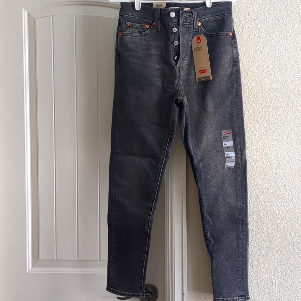 Levi's Wedgie Skinny Jeans Sz 27, Brand New w/tags, faded black